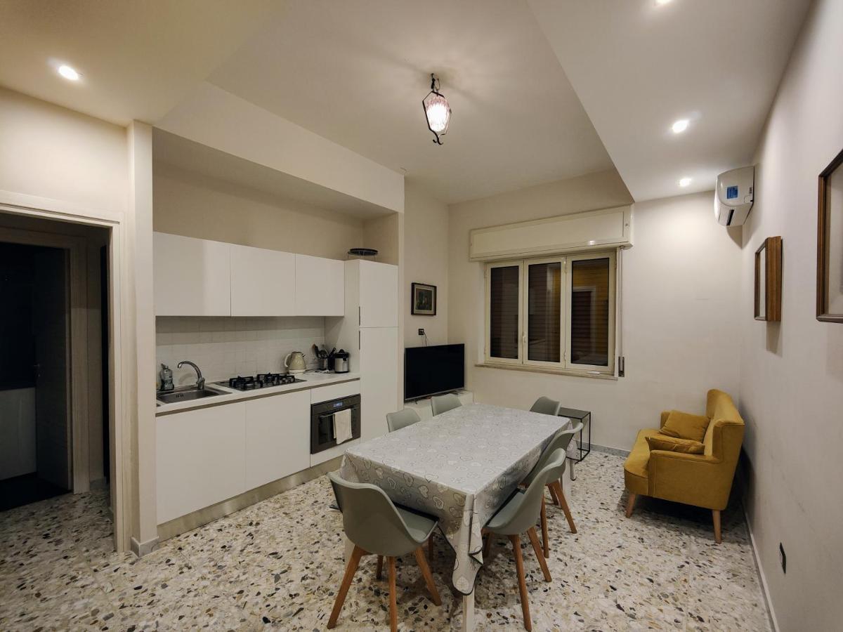 La Dimora Dell'Avvocato Apartment เนเปิลส์ ภายนอก รูปภาพ