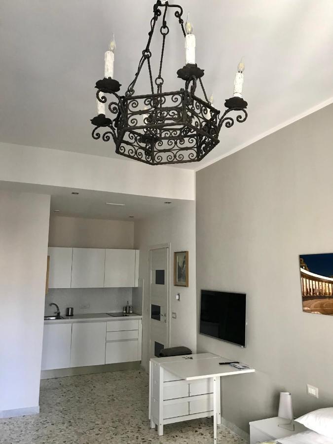 La Dimora Dell'Avvocato Apartment เนเปิลส์ ภายนอก รูปภาพ